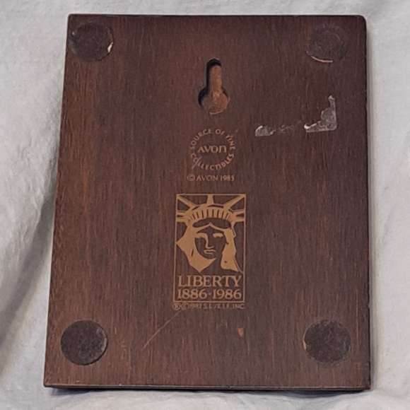 1986 15 Cent Stamp Plaque US Postal Service 1985 Avon 1886-1885 - Picture 4 of 5